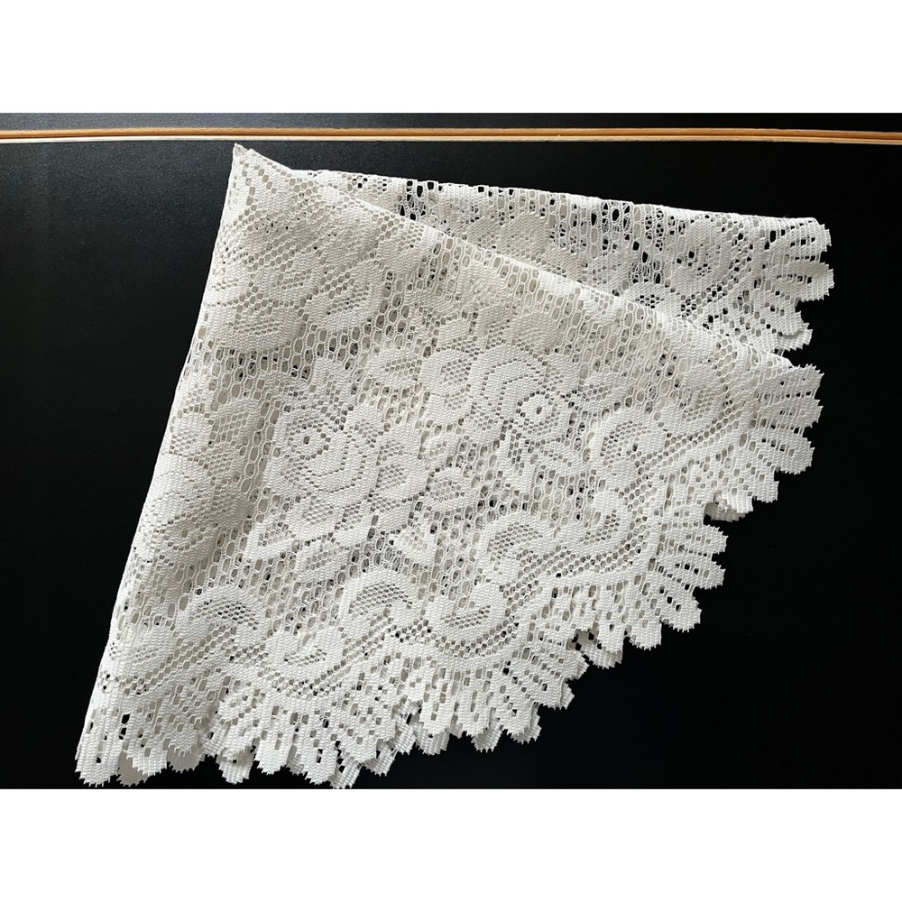 Lace table cloth / covering, 36” - Picture 2 of 3